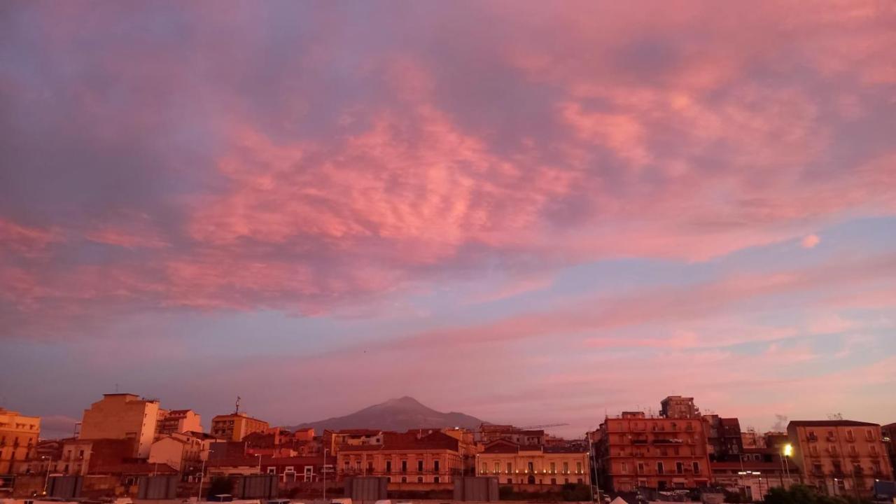Lux Studio And Apartment Catania Bagian luar foto